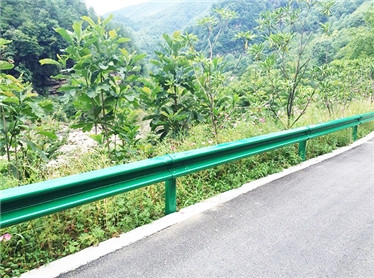 临夏公路喷塑波形护栏板厂家